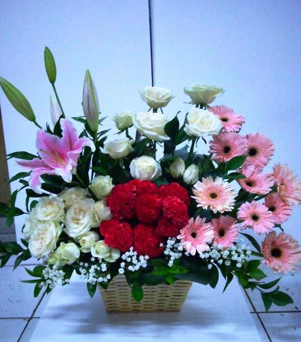 Rangkaian Bunga Meja Cantik Toko Bunga Florist Online Terdekat
